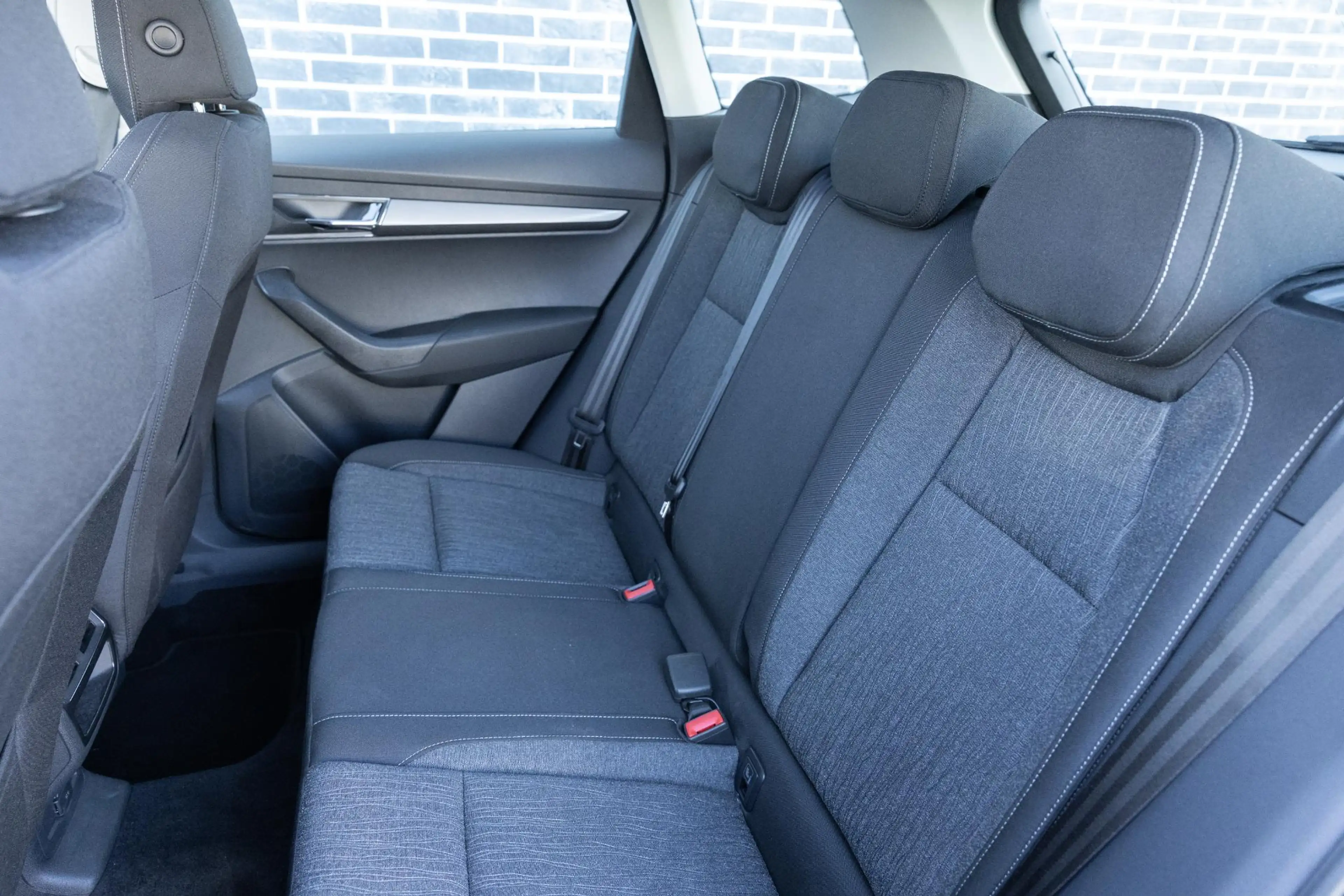 Skoda Karoq 1.5 TSI DSG Style Business | Trekhaak | Panoramada — photo 11