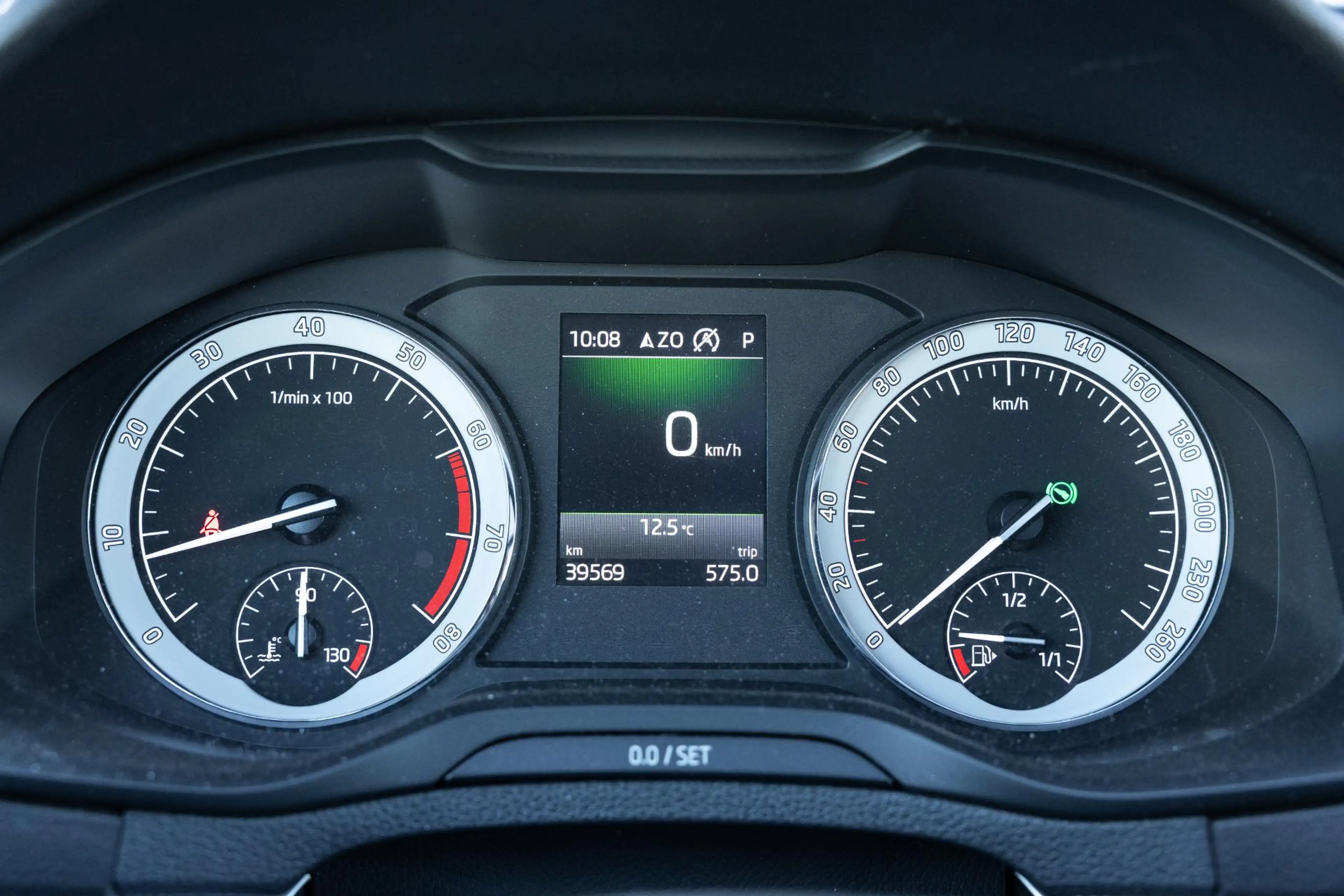 Skoda Karoq 1.5 TSI DSG Style Business | Trekhaak | Panoramada — photo 7