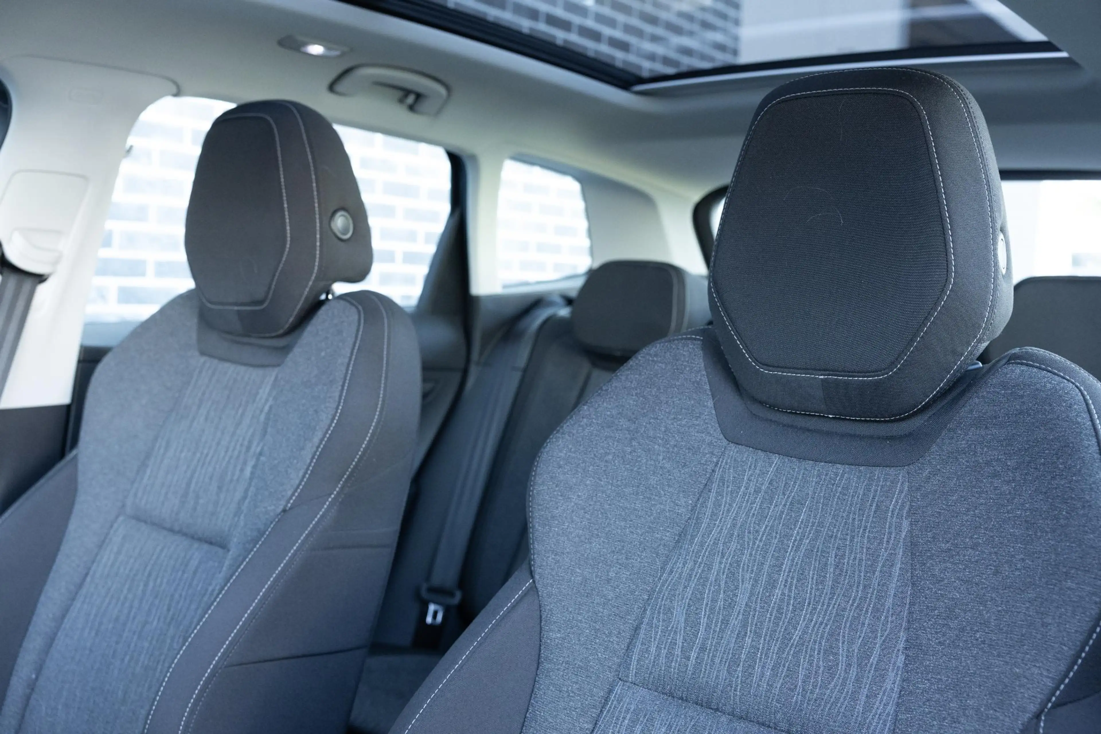 Skoda Karoq 1.5 TSI DSG Style Business | Trekhaak | Panoramada — photo 12