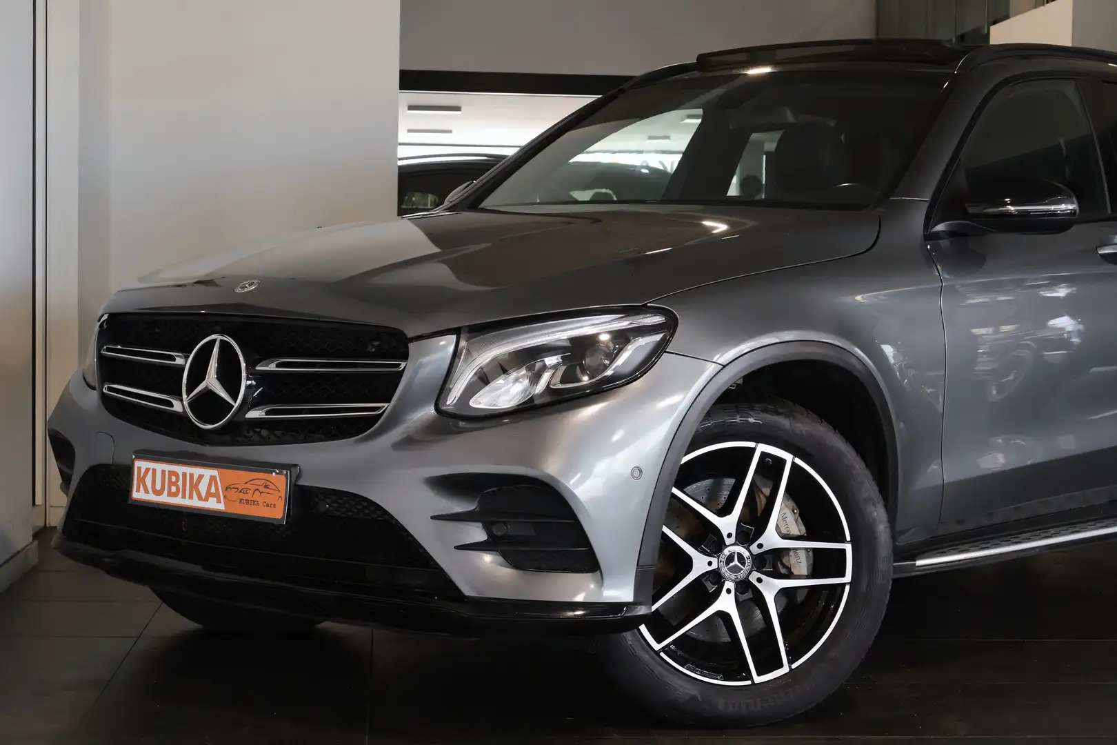 Mercedes-Benz GLC 250 d 4-Matic AMG Pack Navi TrekH Garantie * Gris - 2