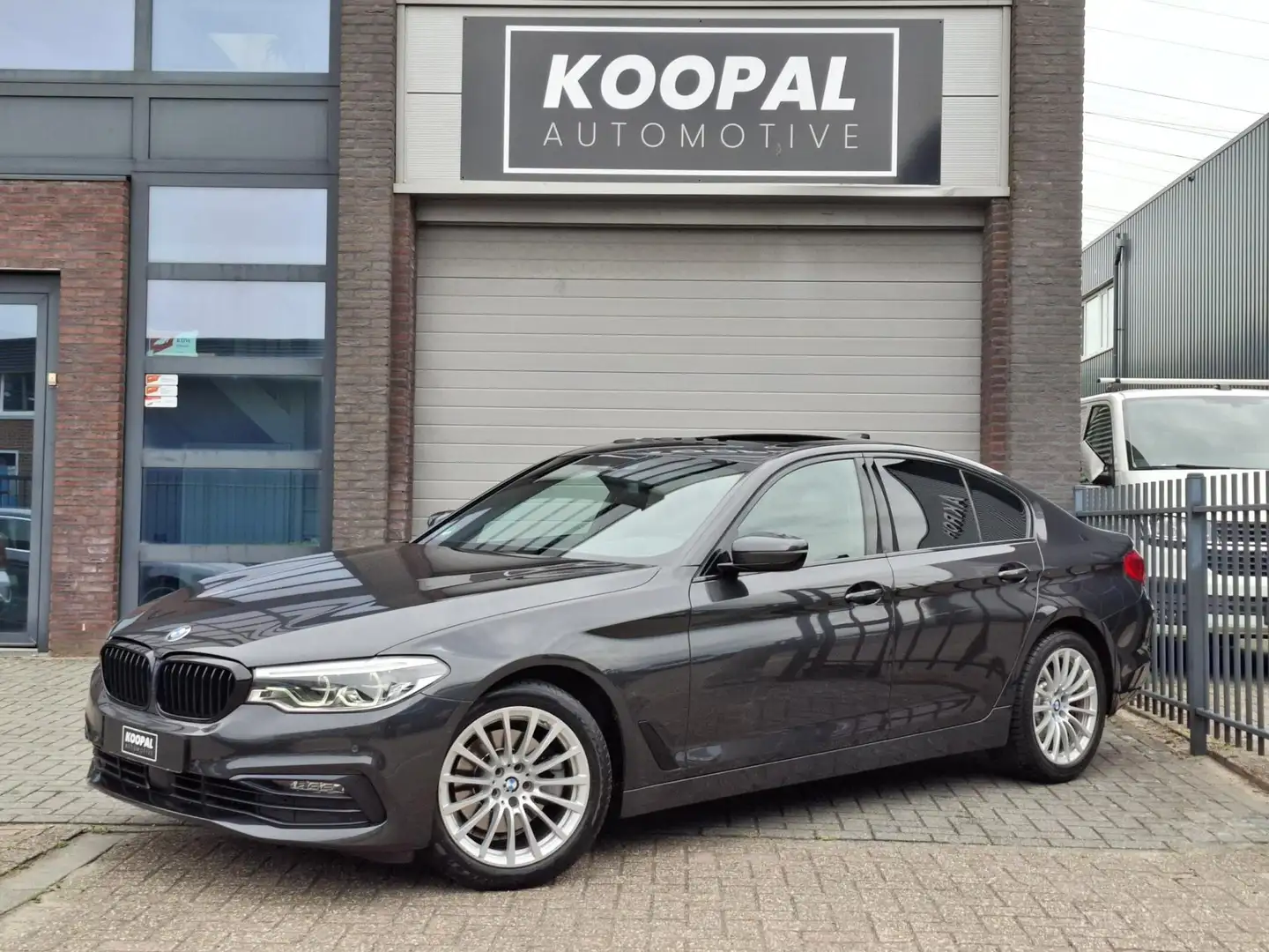 BMW 520 5-serie 520d High Executive Edition | Schuifdak | Szürke - 1