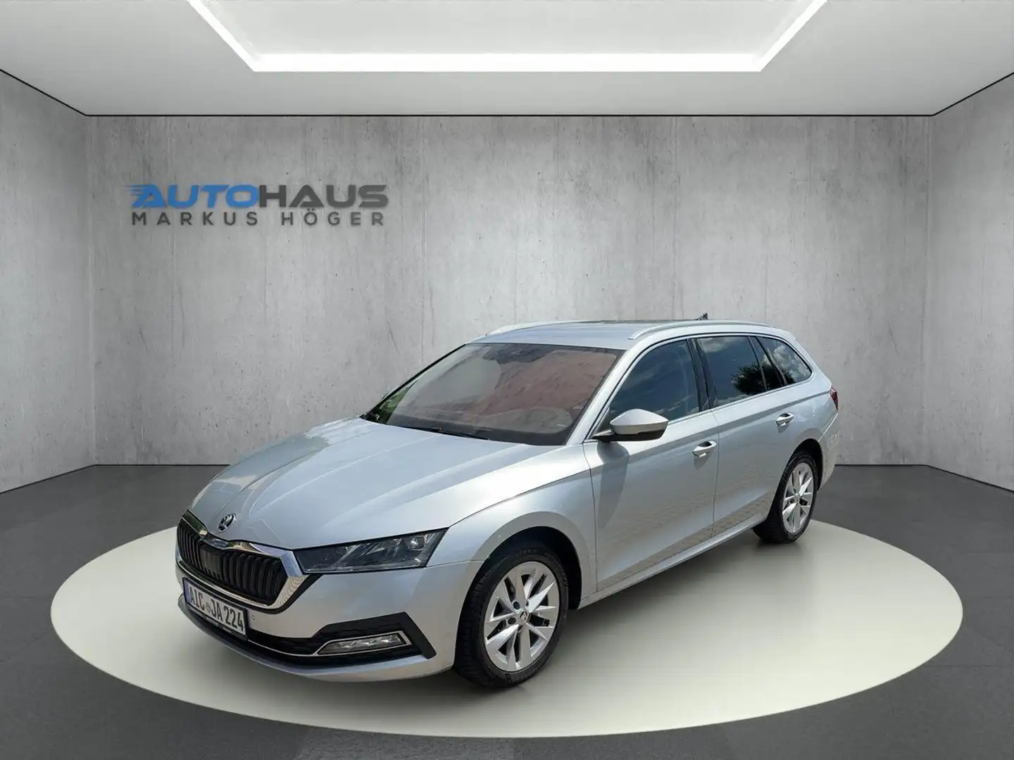 Skoda Octavia 2.0 TDI DSG Style LED+SHZ+APP-CONNECT+TEMPOMAT+PDC Argent - 1