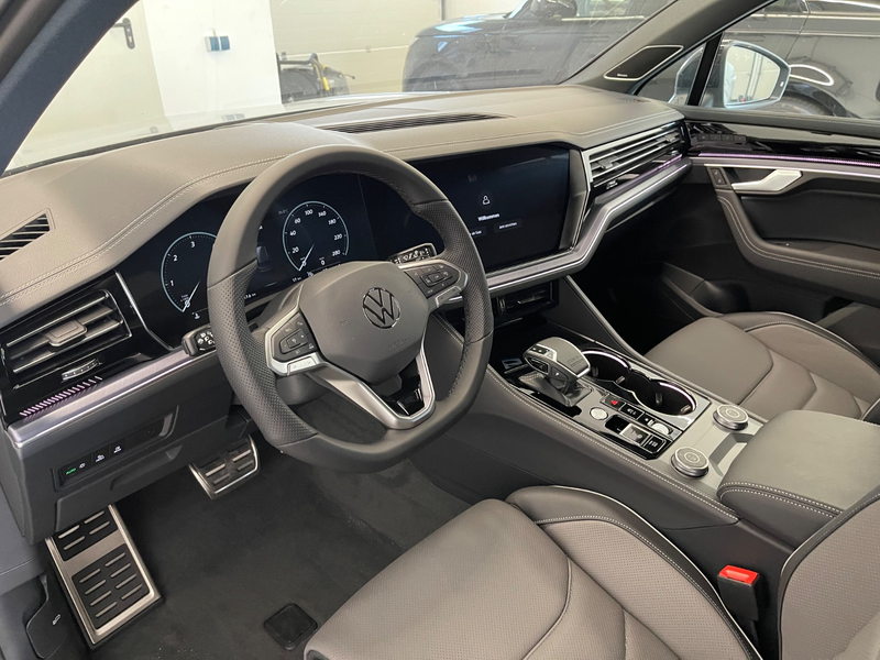 Volkswagen Touareg 3.0 TDI 4Motion R-Line Final Edition*Massage — photo 11