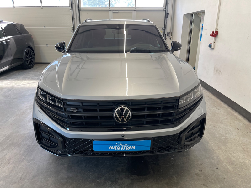 Volkswagen Touareg 3.0 TDI 4Motion R-Line Final Edition*Massage — photo 2