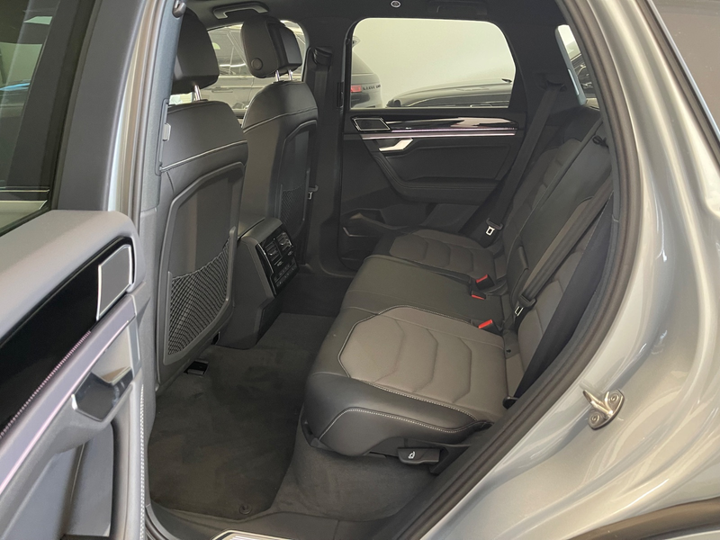 Volkswagen Touareg 3.0 TDI 4Motion R-Line Final Edition*Massage — photo 12