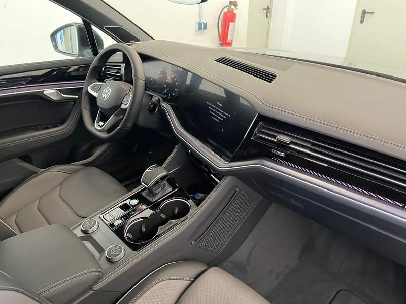 Volkswagen Touareg 3.0 TDI 4Motion R-Line Final Edition*Massage — photo 15