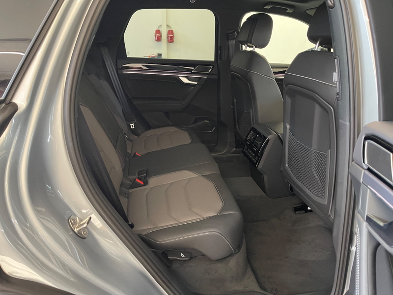 Volkswagen Touareg 3.0 TDI 4Motion R-Line Final Edition*Massage — photo 13