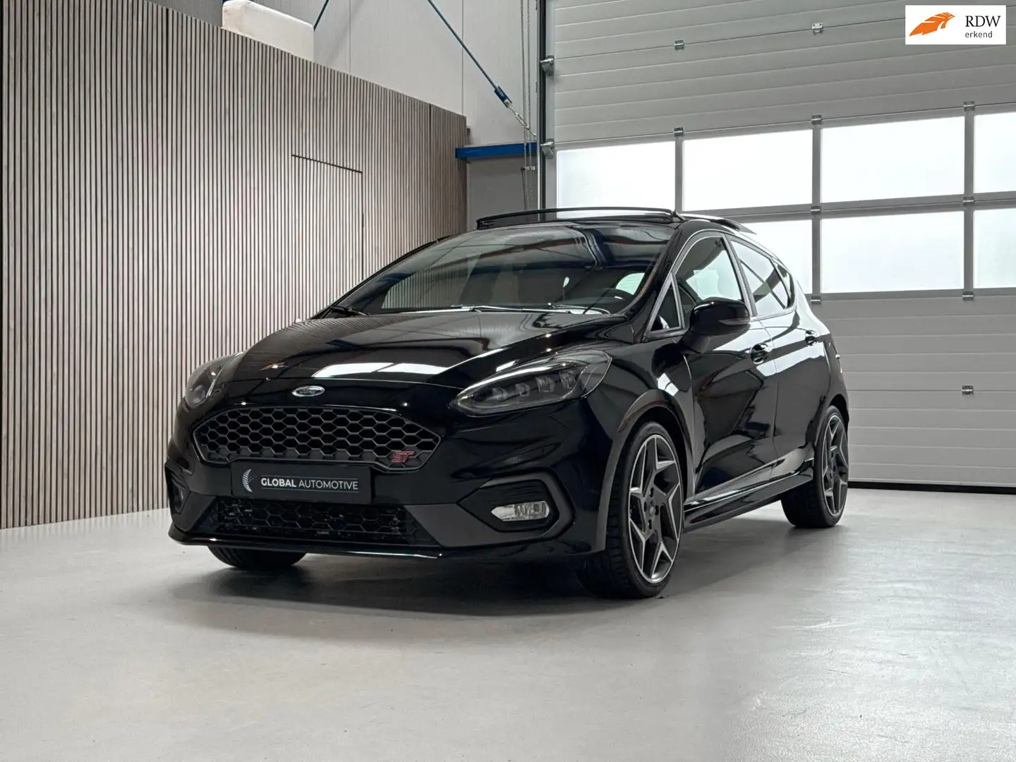 Ford Fiesta 1.5 EcoBoost ST-3 Performance 200 PK - PANORAMADAK Чорний - 1