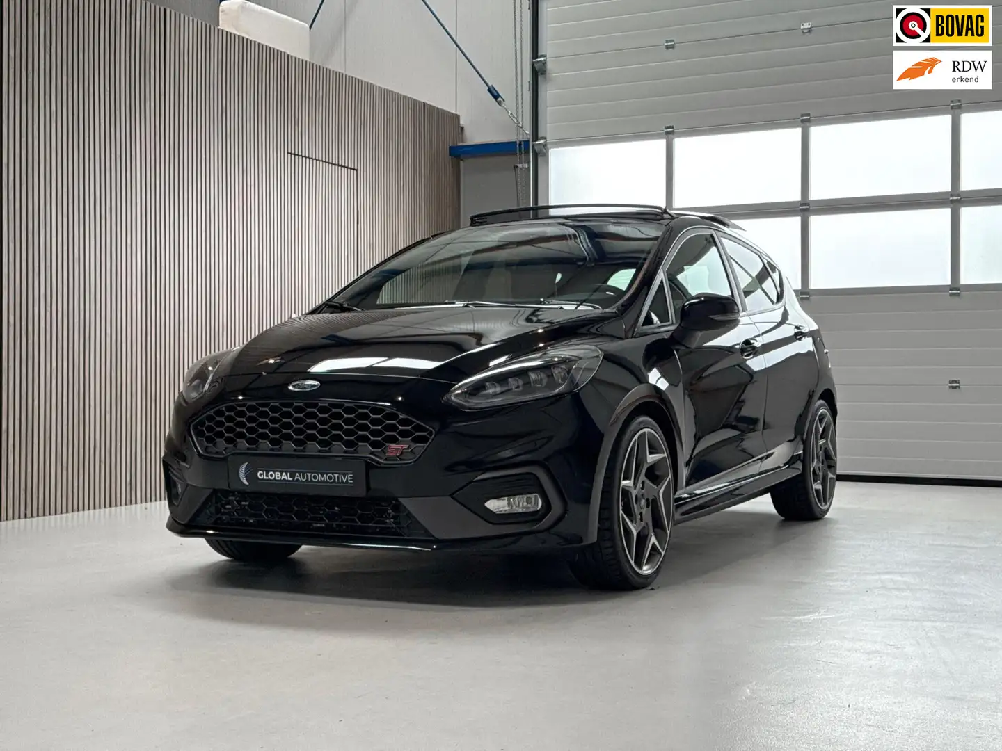 Ford Fiesta 1.5 EcoBoost ST-3 Performance 200 PK - PANORAMADAK Schwarz - 1