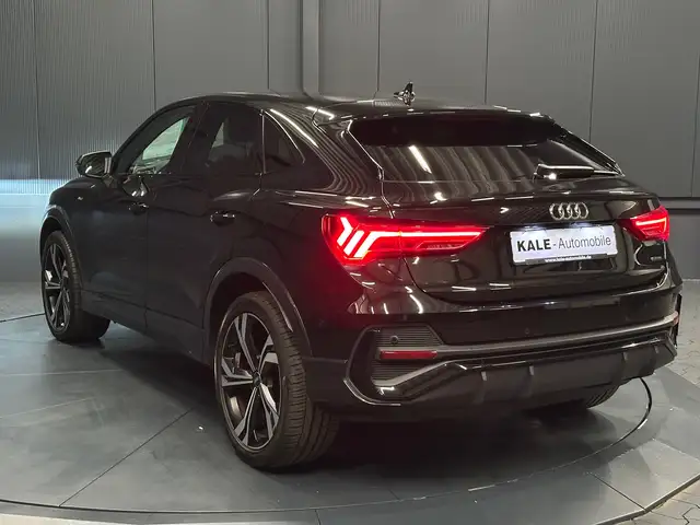 Audi Q3 view 3