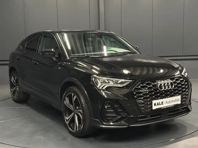 Audi Q3 view 7