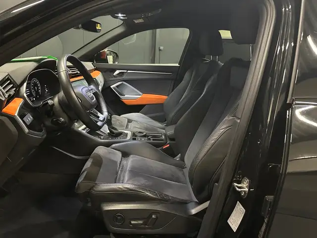 Audi Q3 view 15