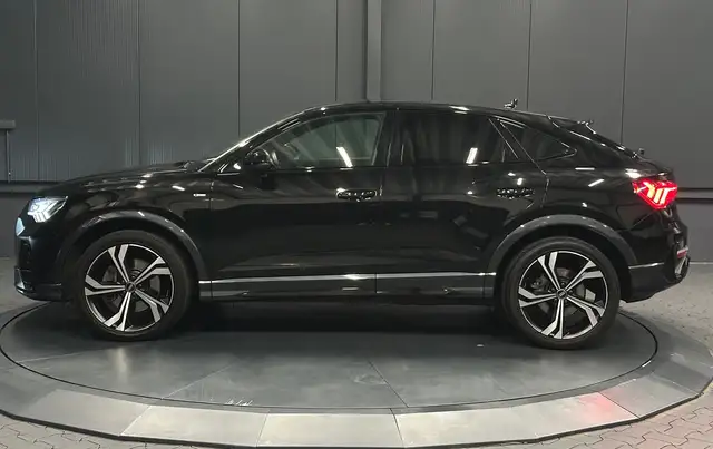 Audi Q3 view 2