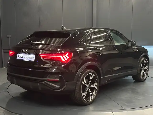 Audi Q3 view 5