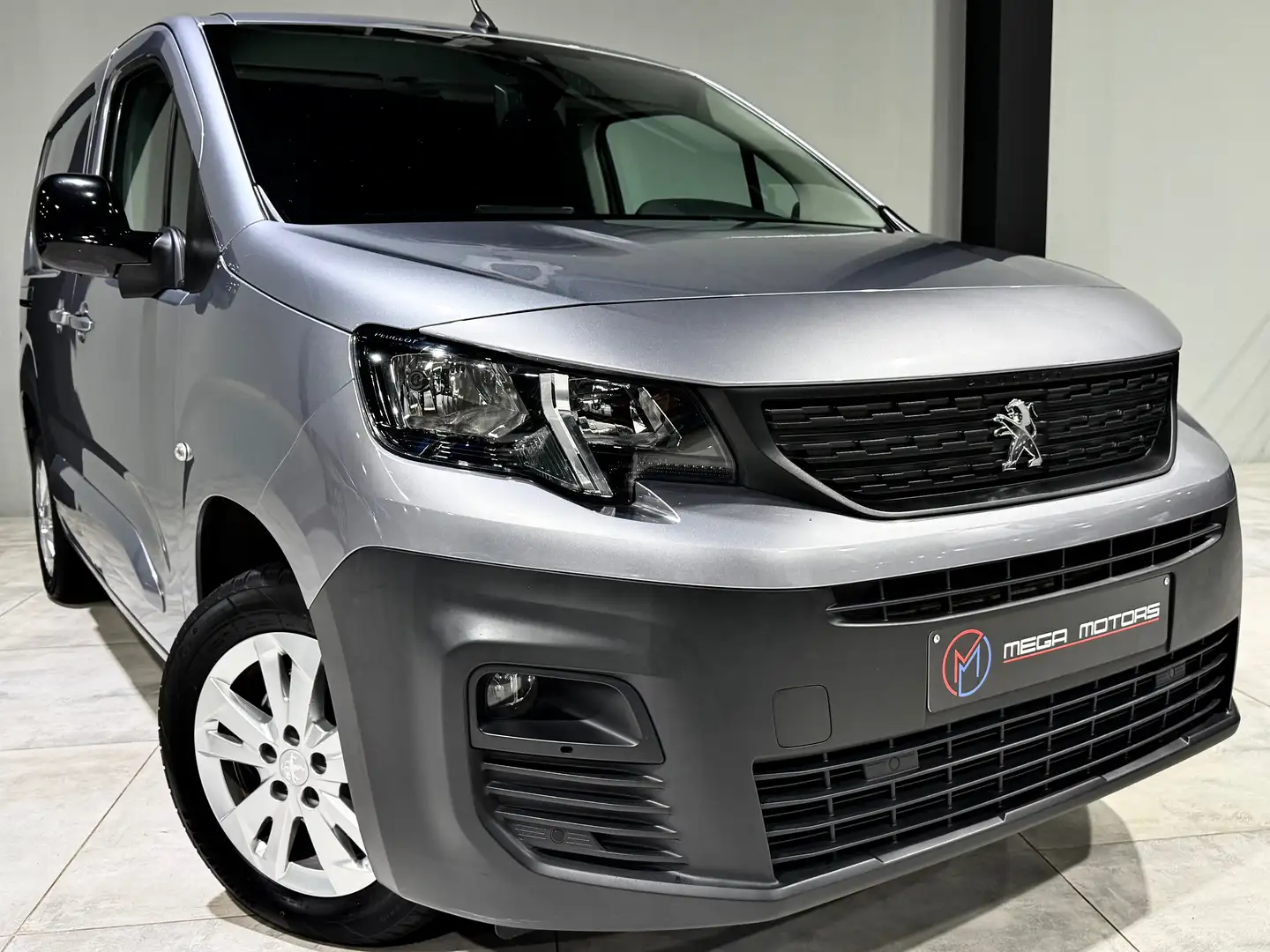 Peugeot Partner 1.5HDi 102CV !! 3 PLACES !! CARPLAY CAMERA NAVi ++ Argent - 1