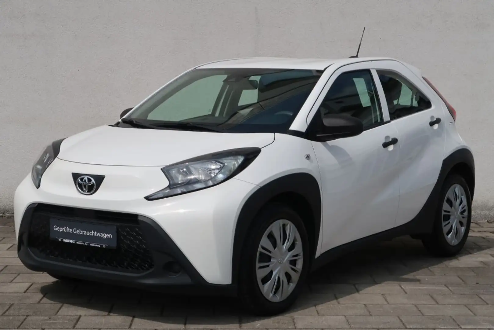 Toyota Aygo X Business Edition (AB7) Weiß - 1