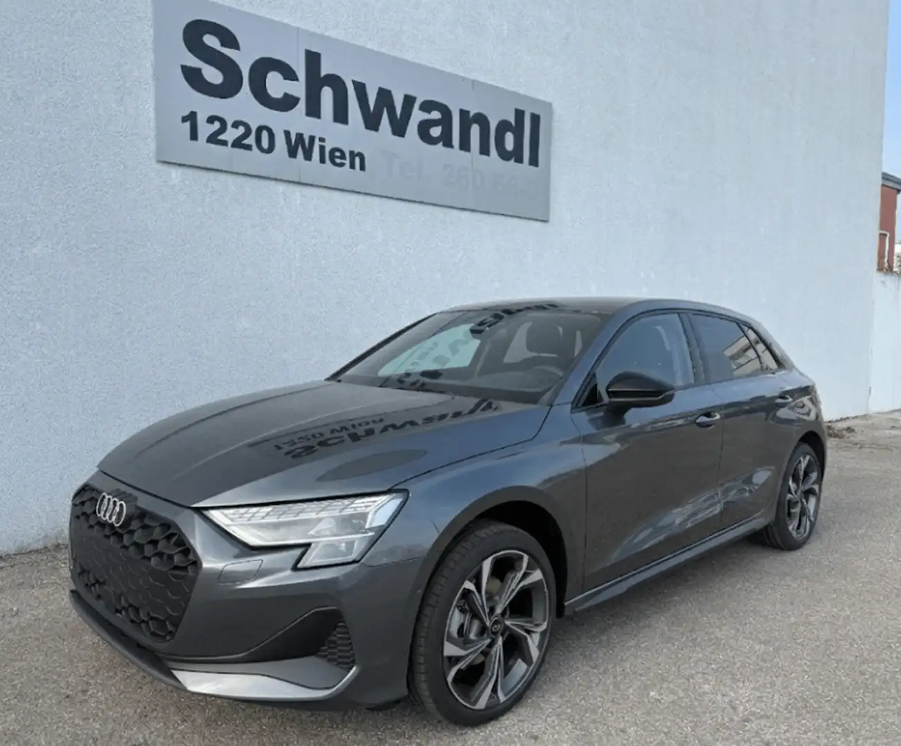 Audi A3 30 TFSI Grau - 2
