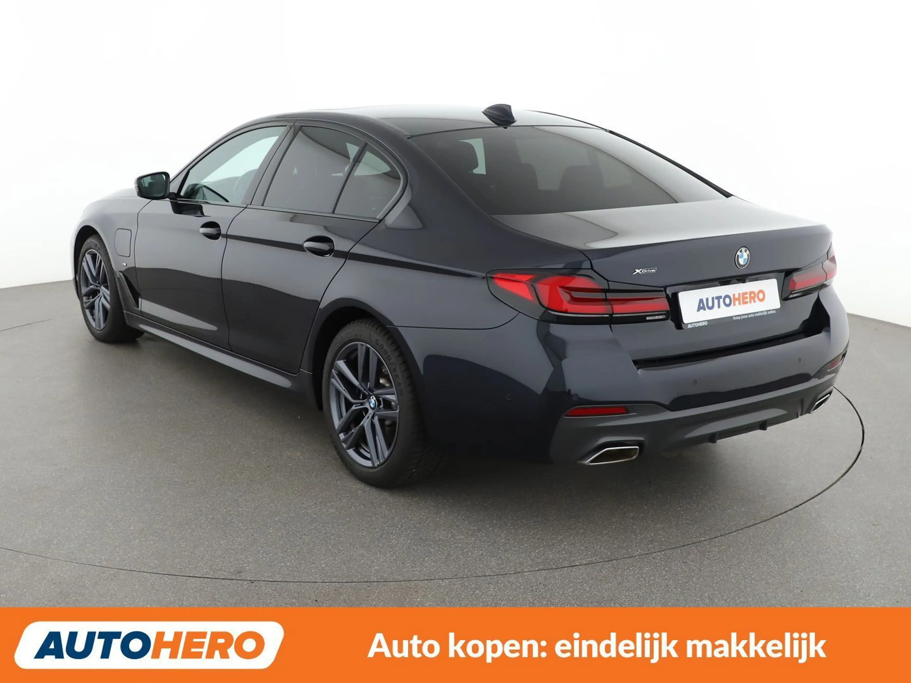 BMW 545 545e xDrive M Sport — photo 4