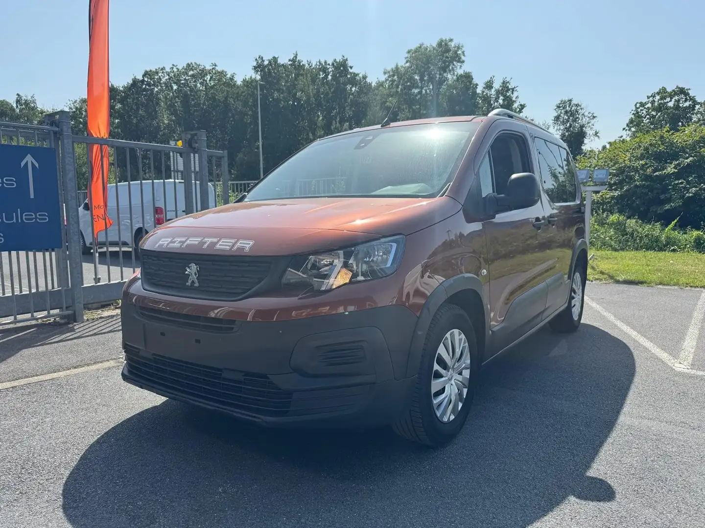Peugeot Rifter STANDARD 1.2 110CH MAN.6 Marrone - 1