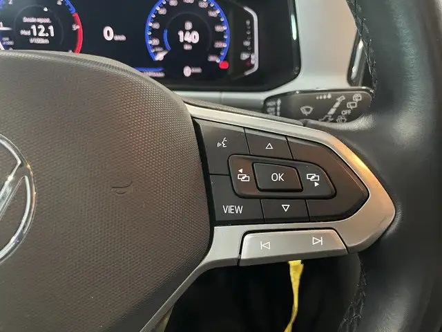Volkswagen T-Roc view 6