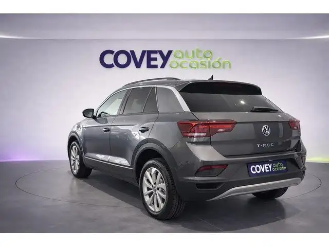 Volkswagen T-Roc view 2