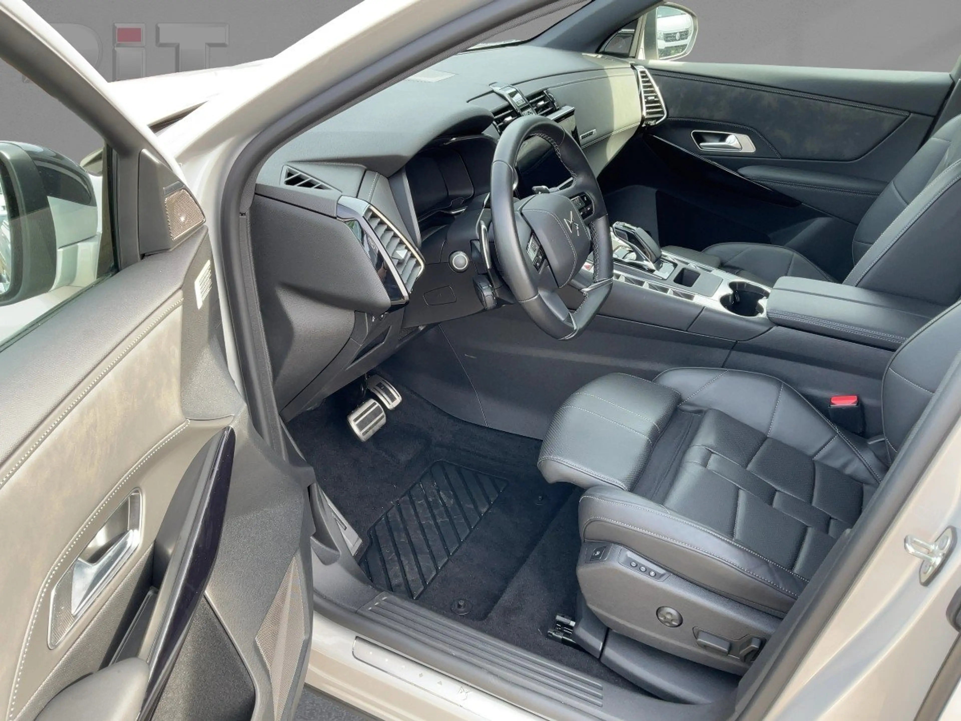 DS Automobiles DS 7 Crossback + S&S E-Tense Rivoli Navi+Pano+SD — photo 11