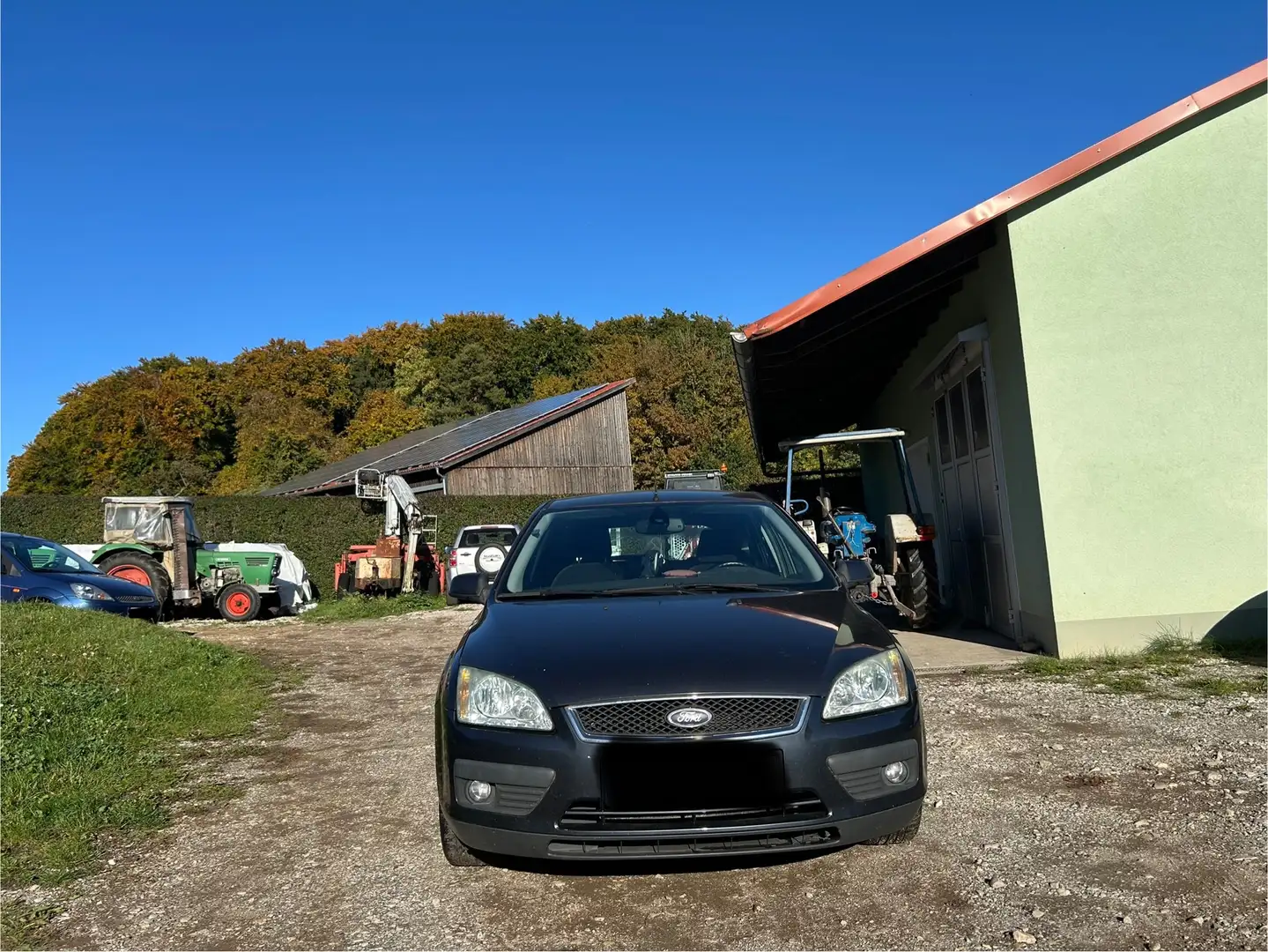 Ford Focus Focus Fließheck 5-Türer 1.6 Ti-VCT Ghia Grau - 1