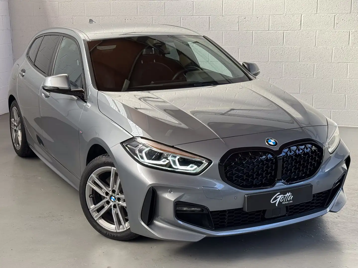 BMW 118 136CH *** PACK M INT-EXT/ LED/SHADOW M PERFORMANCE Šedá - 2