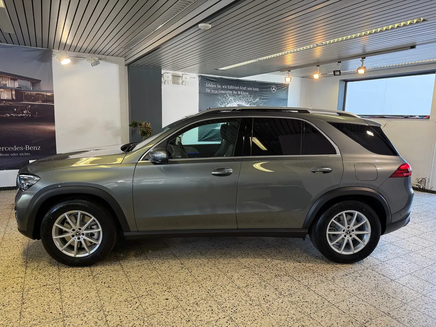 Mercedes-Benz GLE 350 de 4Ma  Chrom MBUX/LED/PSD/AHK/TW /SHZ/360/301Km! Grau - 2