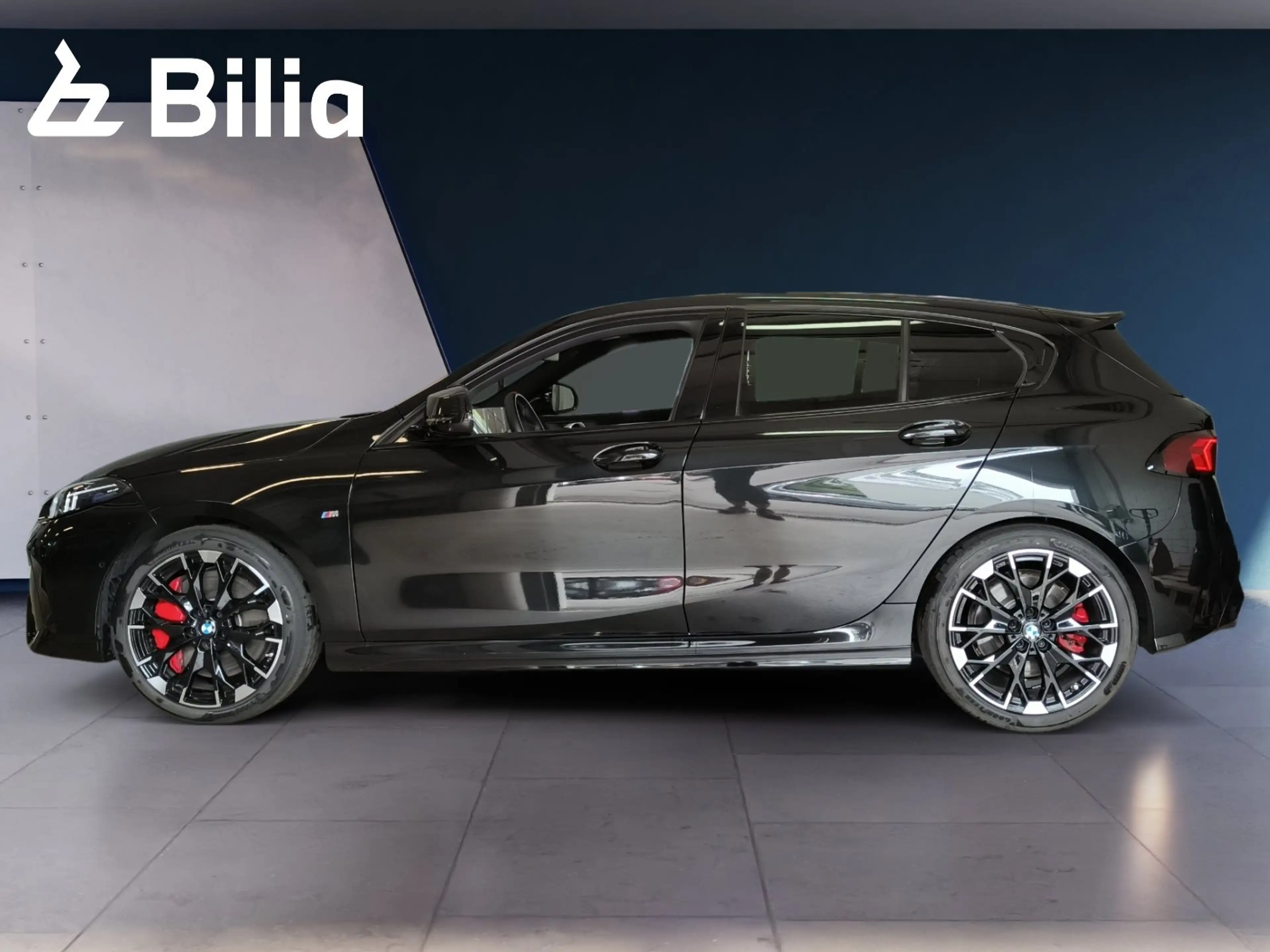 BMW 135 M135i xDrive — photo 12