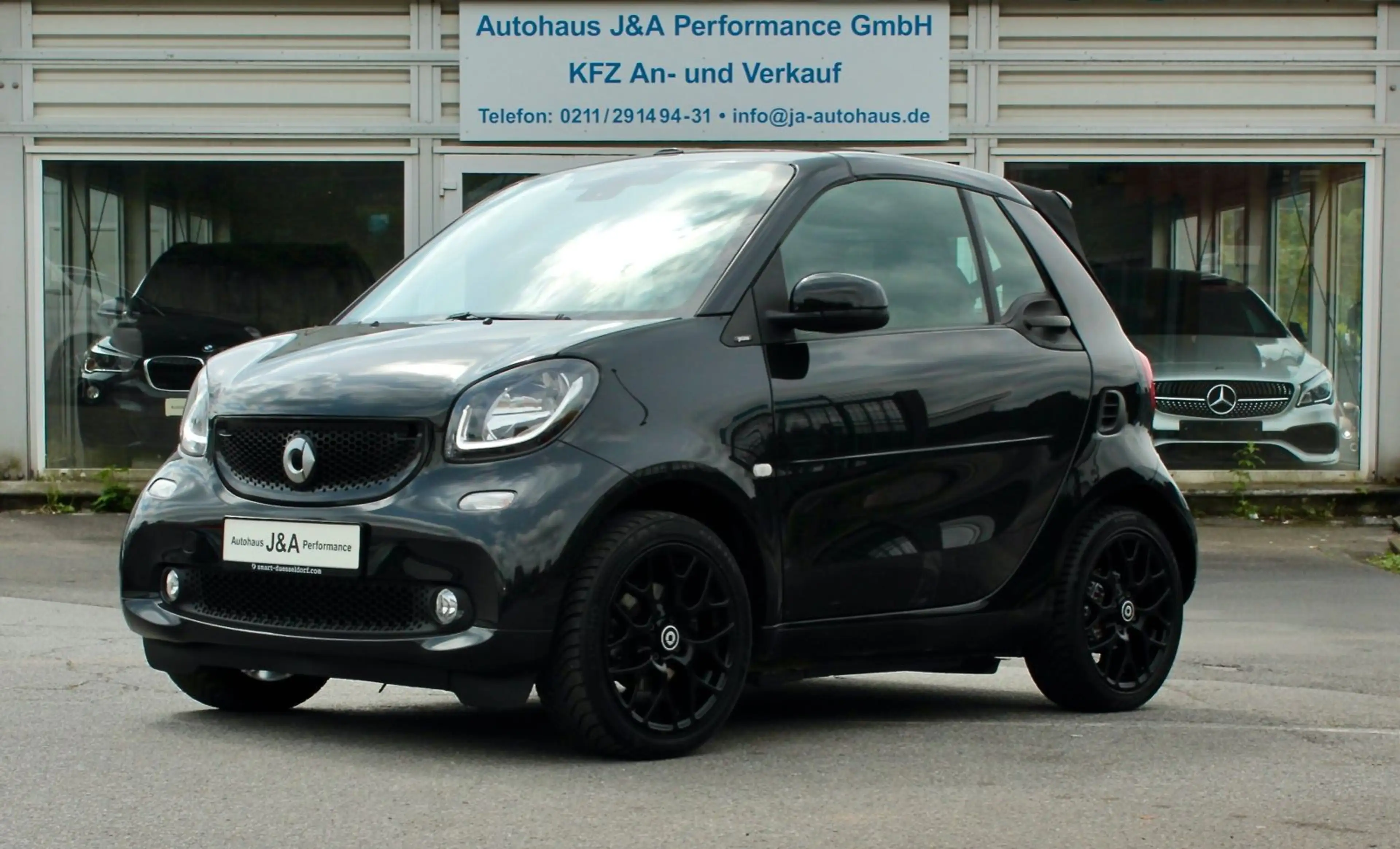 smart forTwo Cabrio Aut 117PS/BRABUS/LEDER/NAVI/KAMERA — photo 2