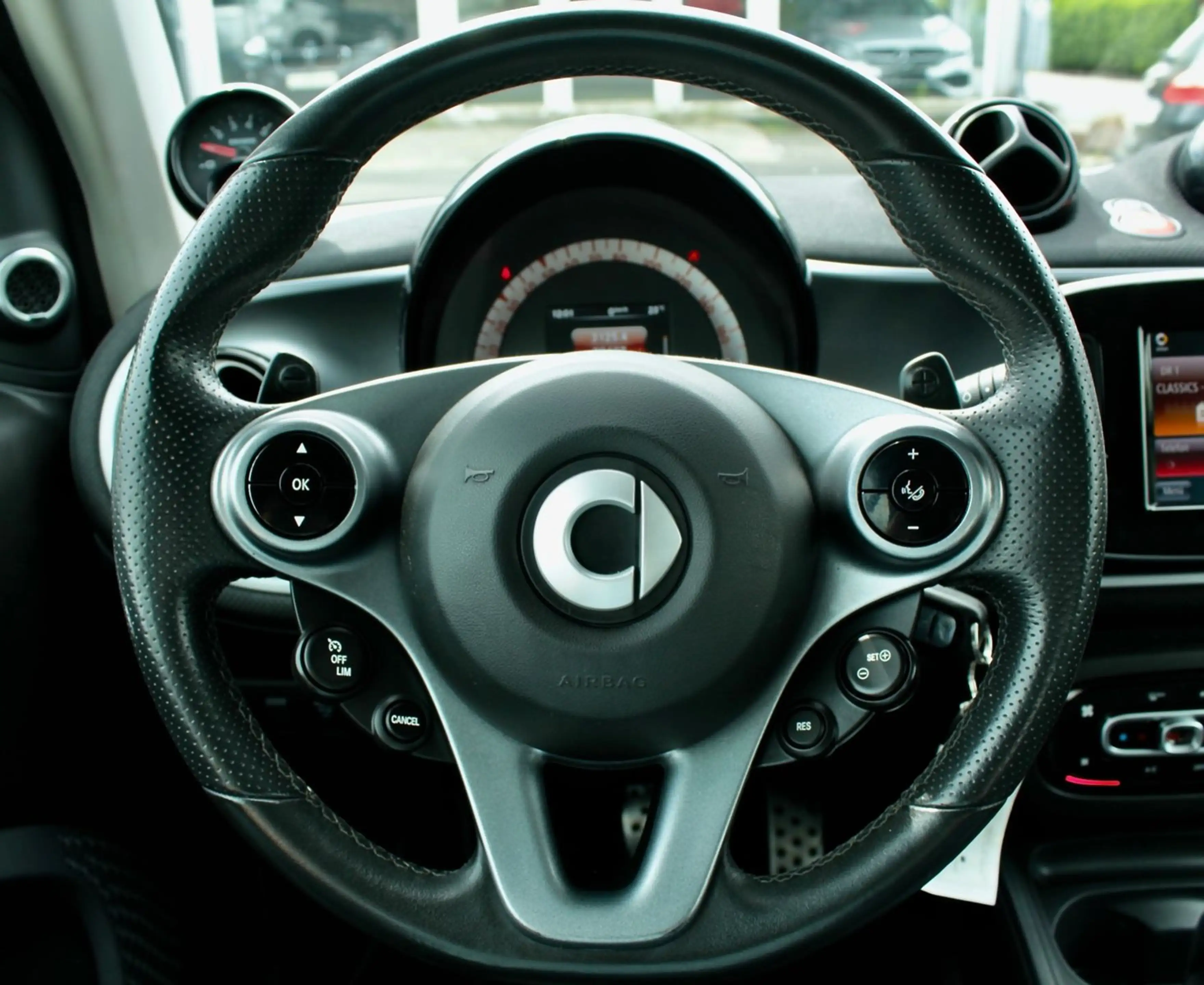 smart forTwo Cabrio Aut 117PS/BRABUS/LEDER/NAVI/KAMERA — photo 10