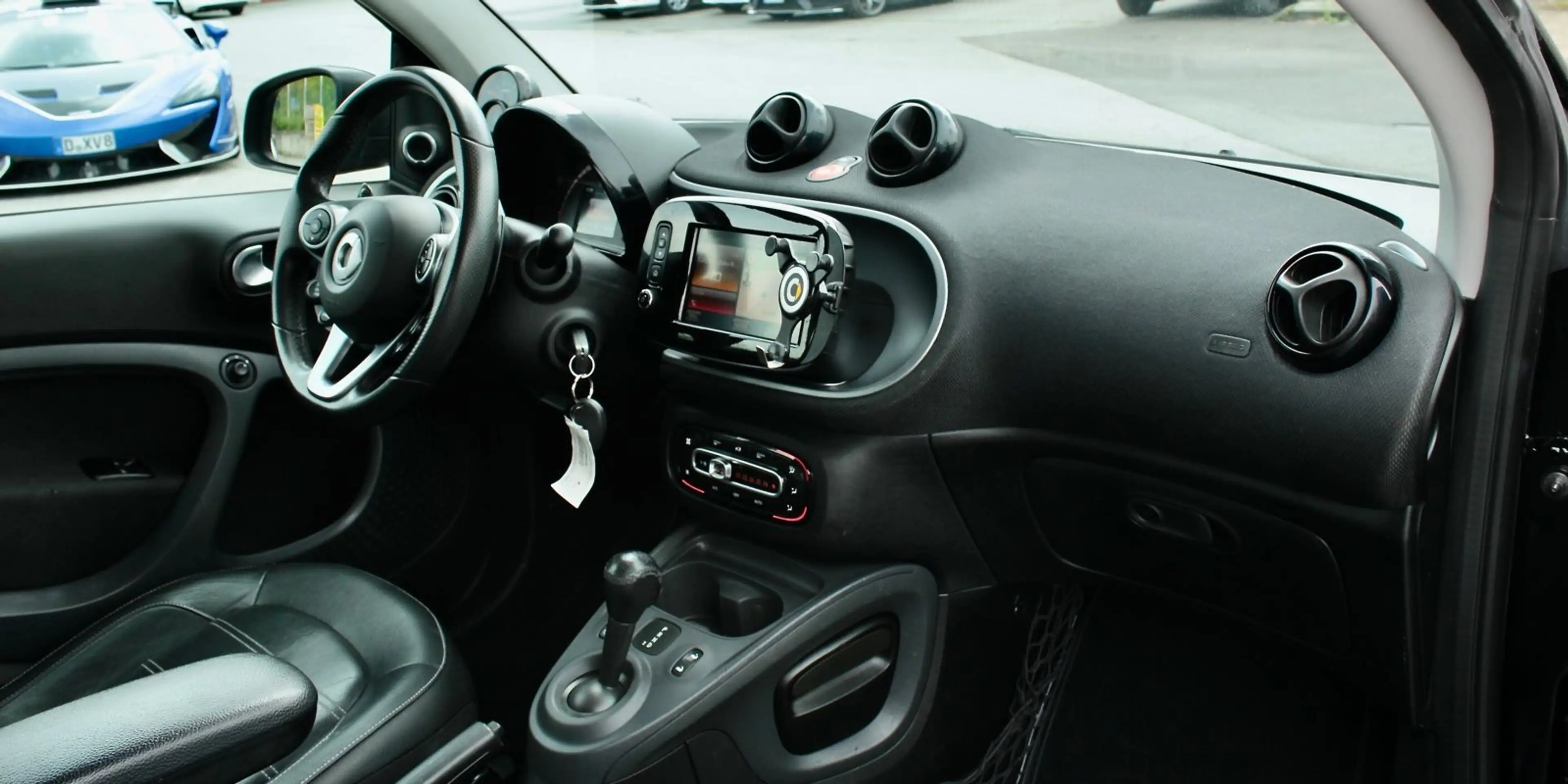 smart forTwo Cabrio Aut 117PS/BRABUS/LEDER/NAVI/KAMERA — photo 12
