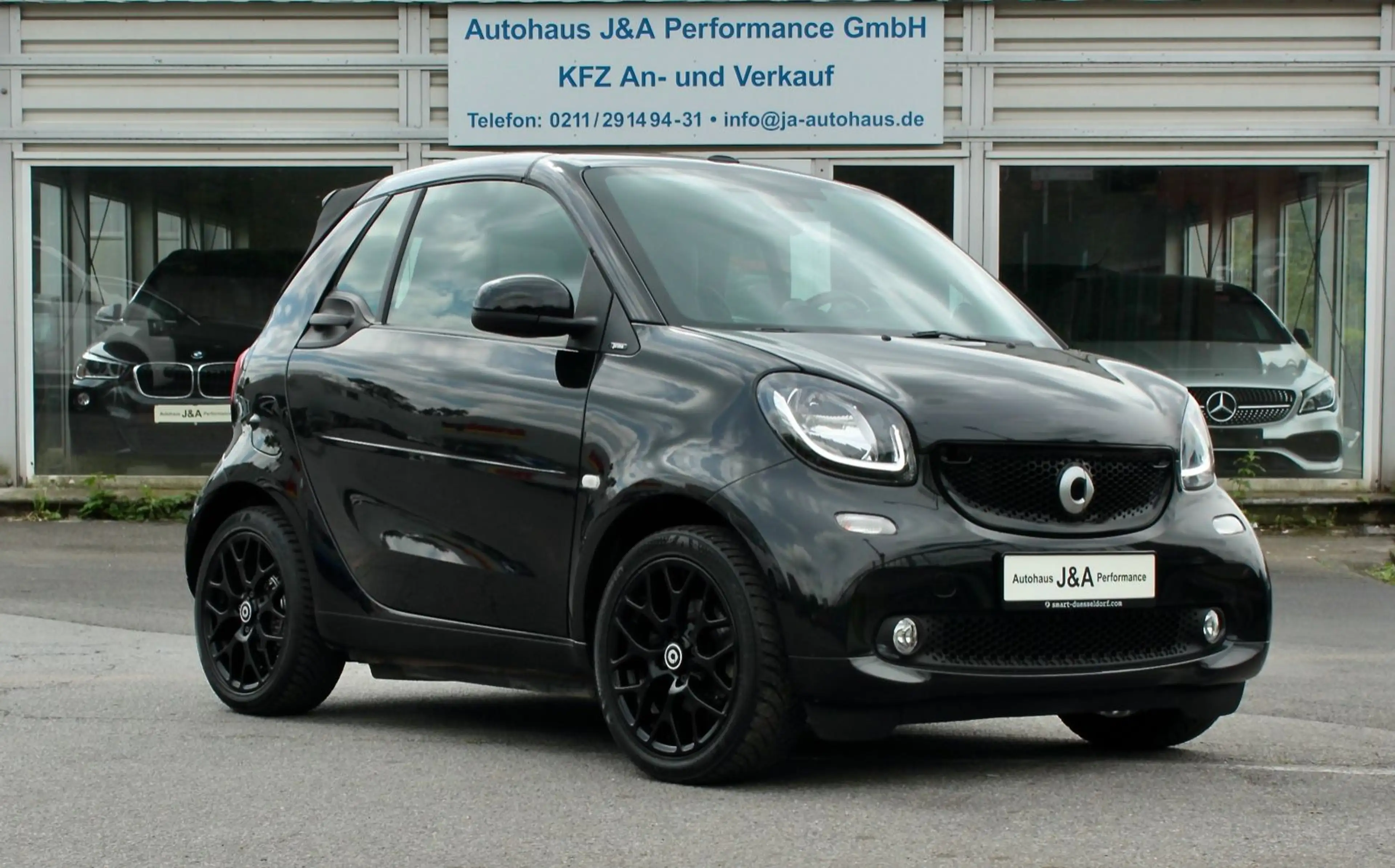 smart forTwo Cabrio Aut 117PS/BRABUS/LEDER/NAVI/KAMERA — photo 4