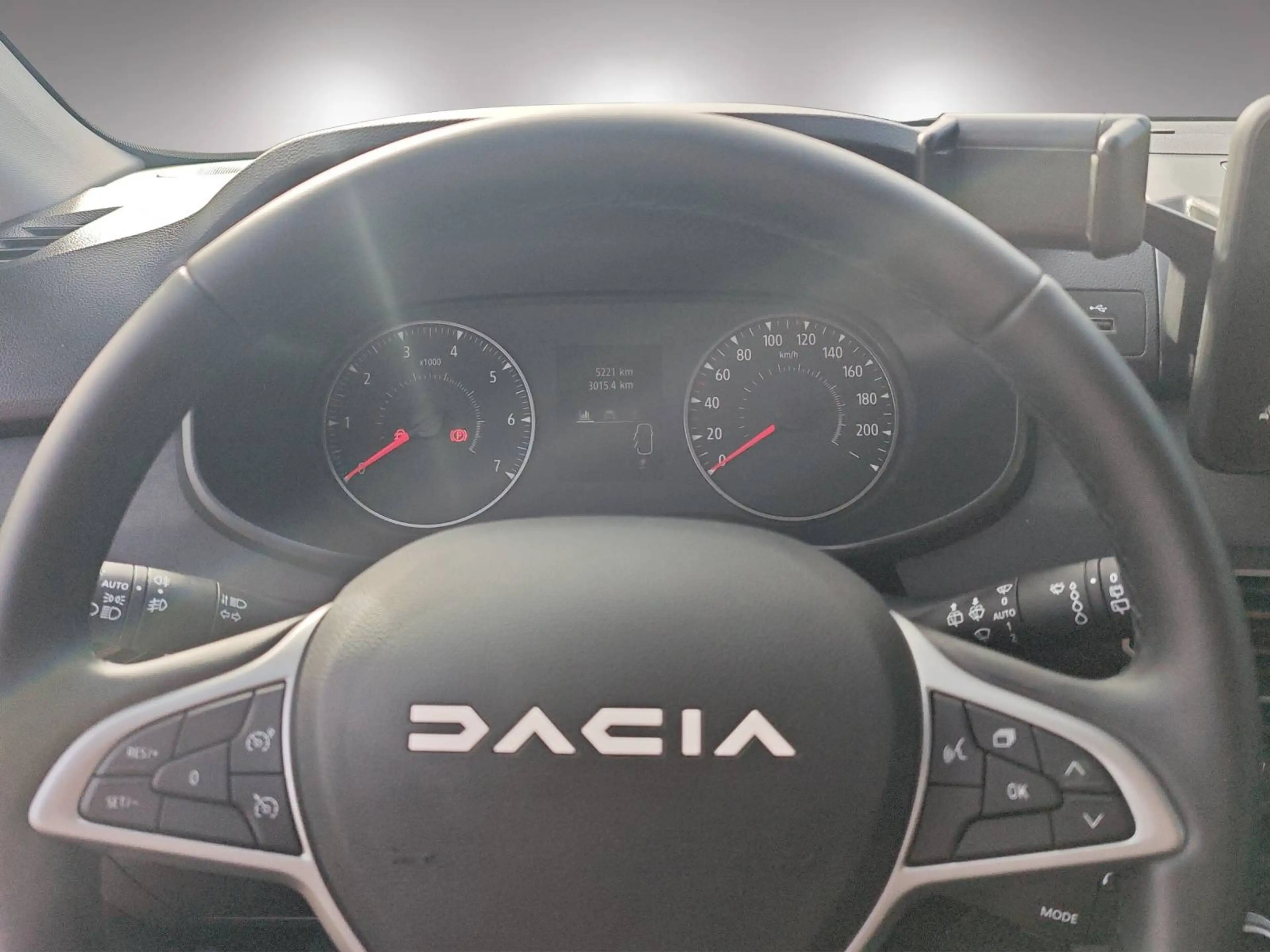 Dacia Jogger Extreme TCe 110 — photo 12