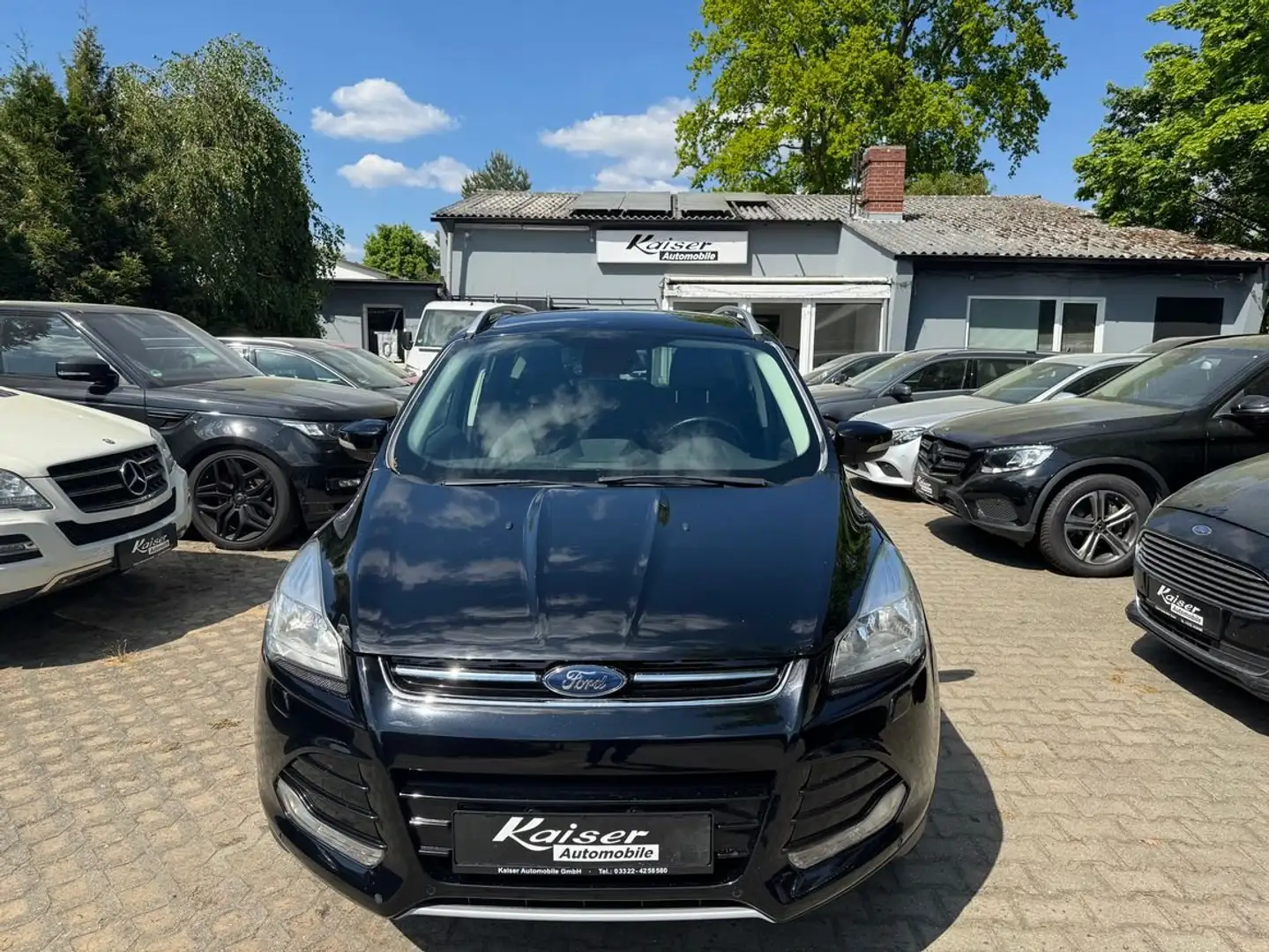Ford Kuga Titanium Allrad-komplett Scheckheft-Top Extras Schwarz - 2