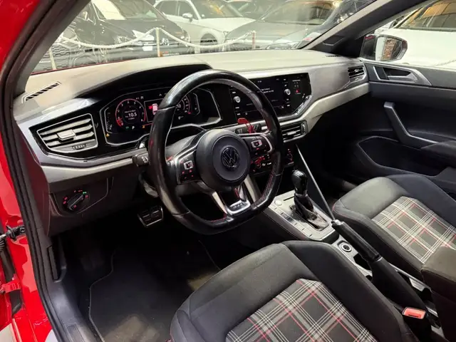 Volkswagen Polo view 9