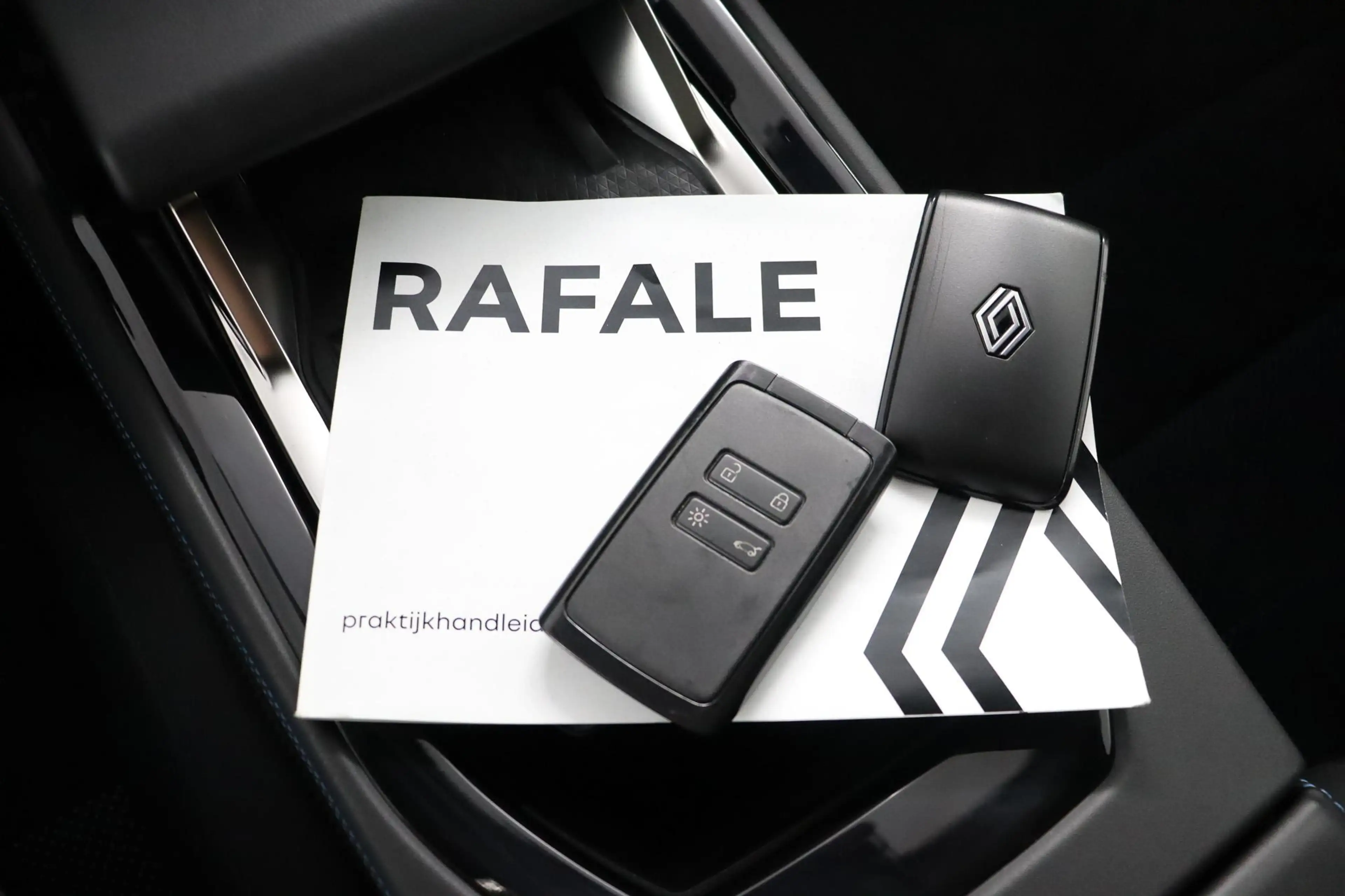 Renault Rafale esprit Alpine E-Tech full hybrid 200 | Panoramadak — photo 9