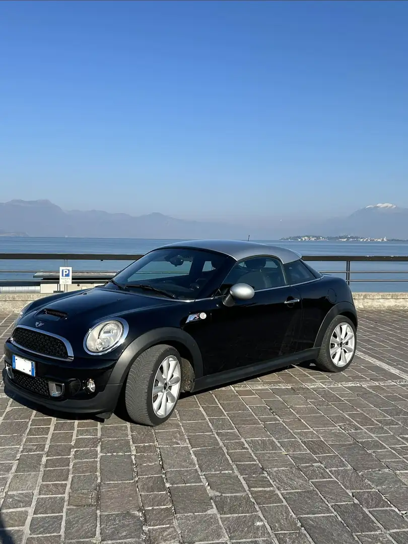 MINI Cooper S Coupe R58 Schwarz - 1