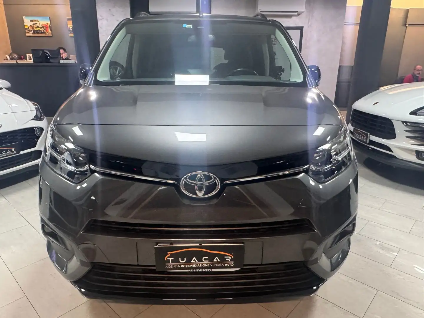 Toyota Proace City Executive 1.5 D-4D Grijs - 2