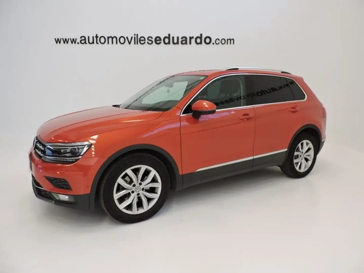 Volkswagen Tiguan 2.0TDI Sport DSG Naranja - 1
