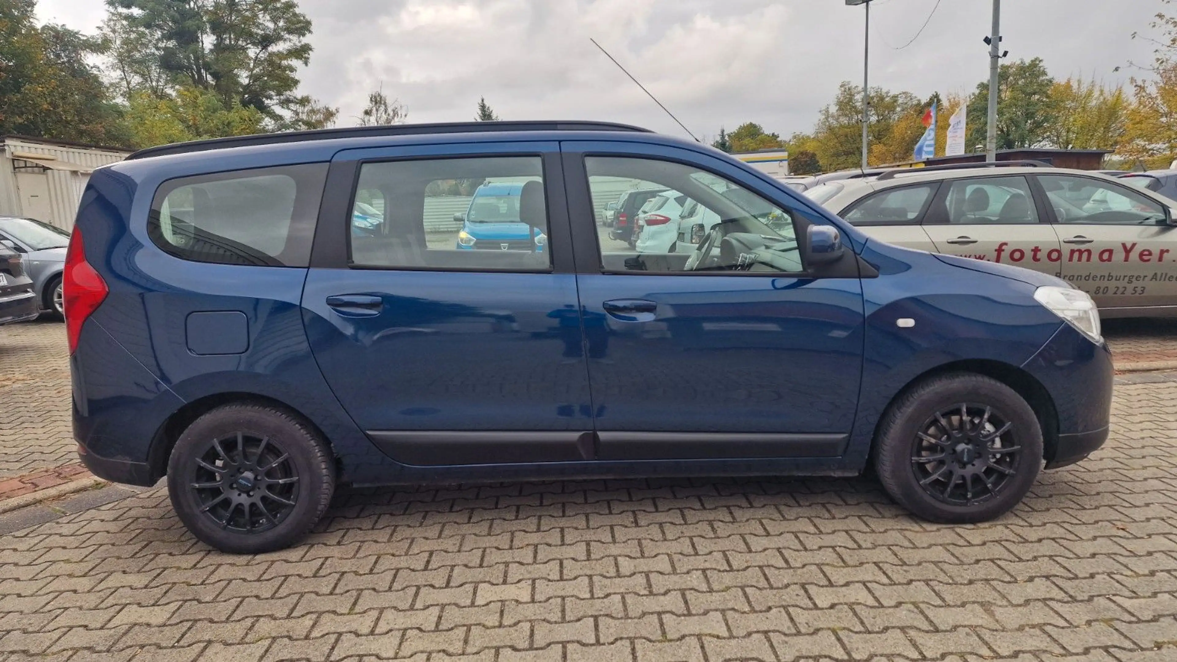 Dacia Lodgy Laureate Navi M+S PDC 5 Sitzer Klima — photo 6