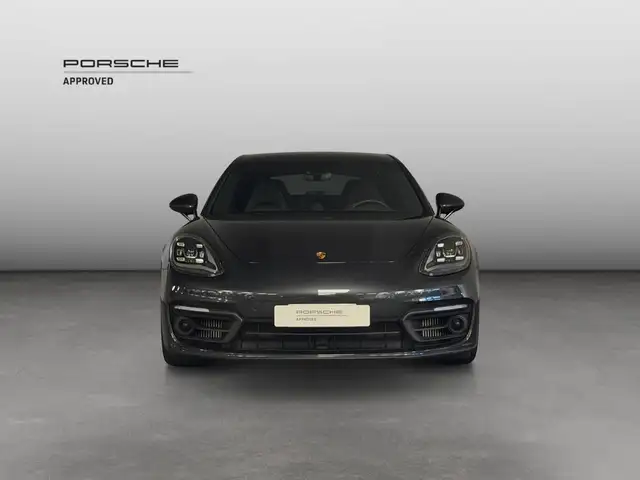 Porsche Panamera view 8