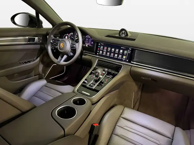 Porsche Panamera view 10