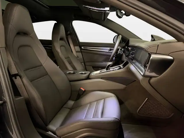 Porsche Panamera view 15