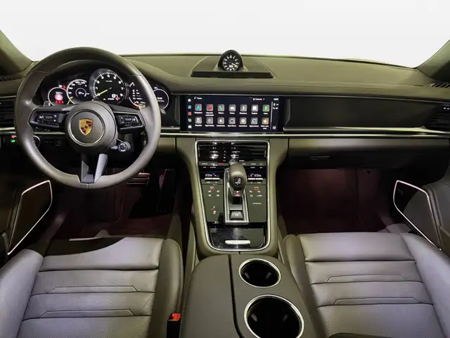 Porsche Panamera view 11