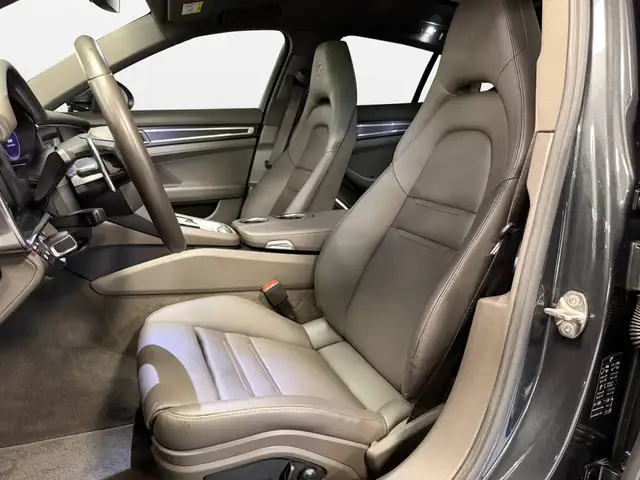 Porsche Panamera view 14