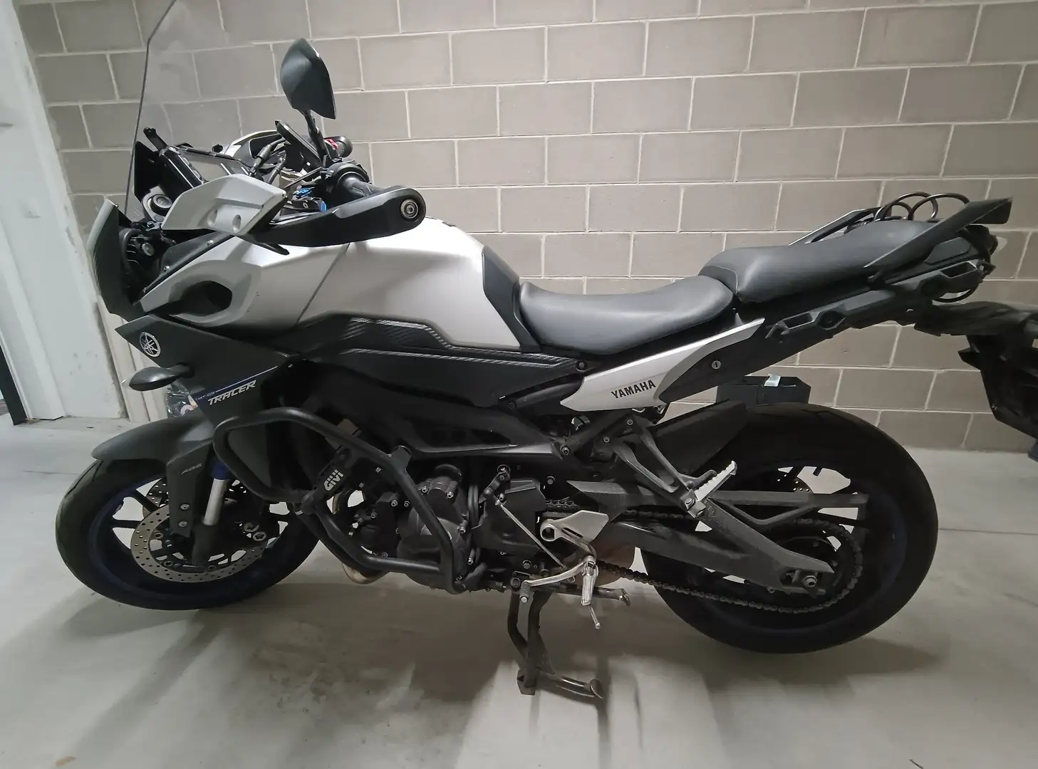 Yamaha Tracer 900 Argento - 1