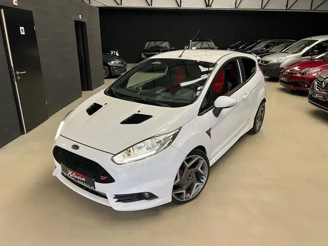 Ford Fiesta ST1 1.6 ST*CLIM*NAVI*JA18*SIEGES CHAUF*GARANTIE*