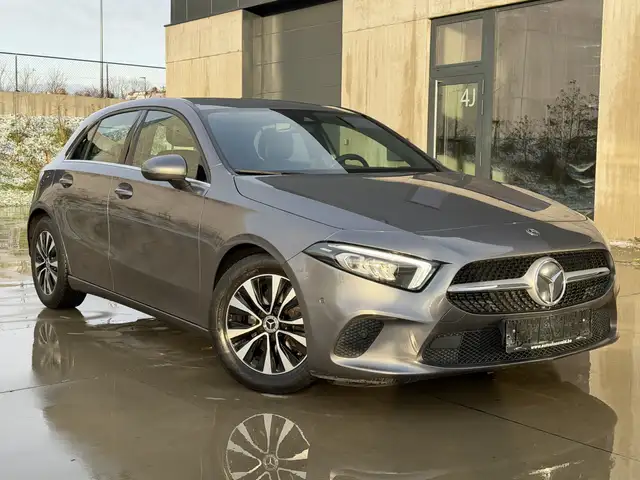 Mercedes-Benz A 180 d Euro 6d / NAVI / CAMERA / CARPLAY/ FULL LED